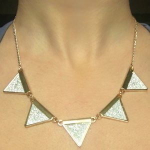 Brand new golden sparkly necklace